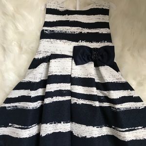 ⛔️SOLD⛔️Navy and white striped dress
